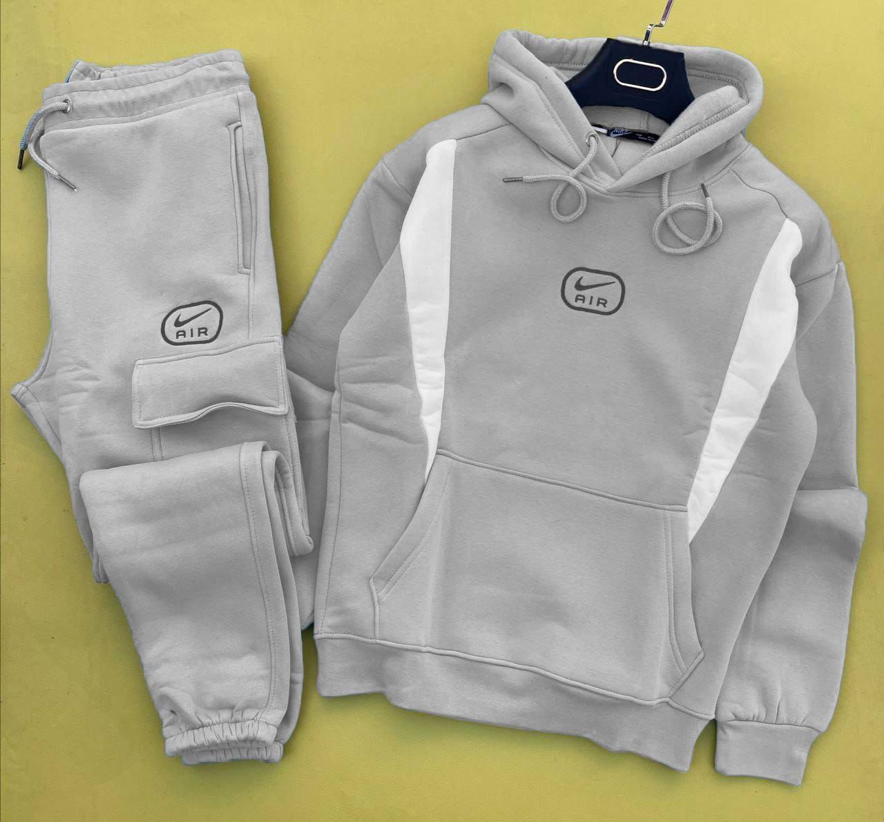 Ensemble Electric Nike