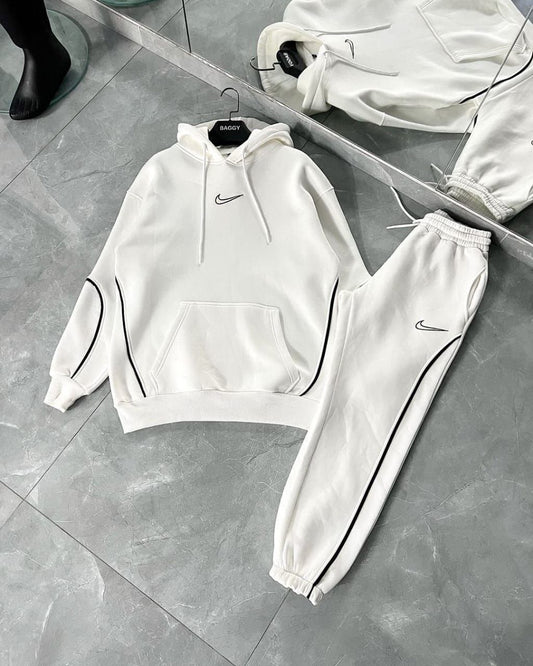 Nike ensemble