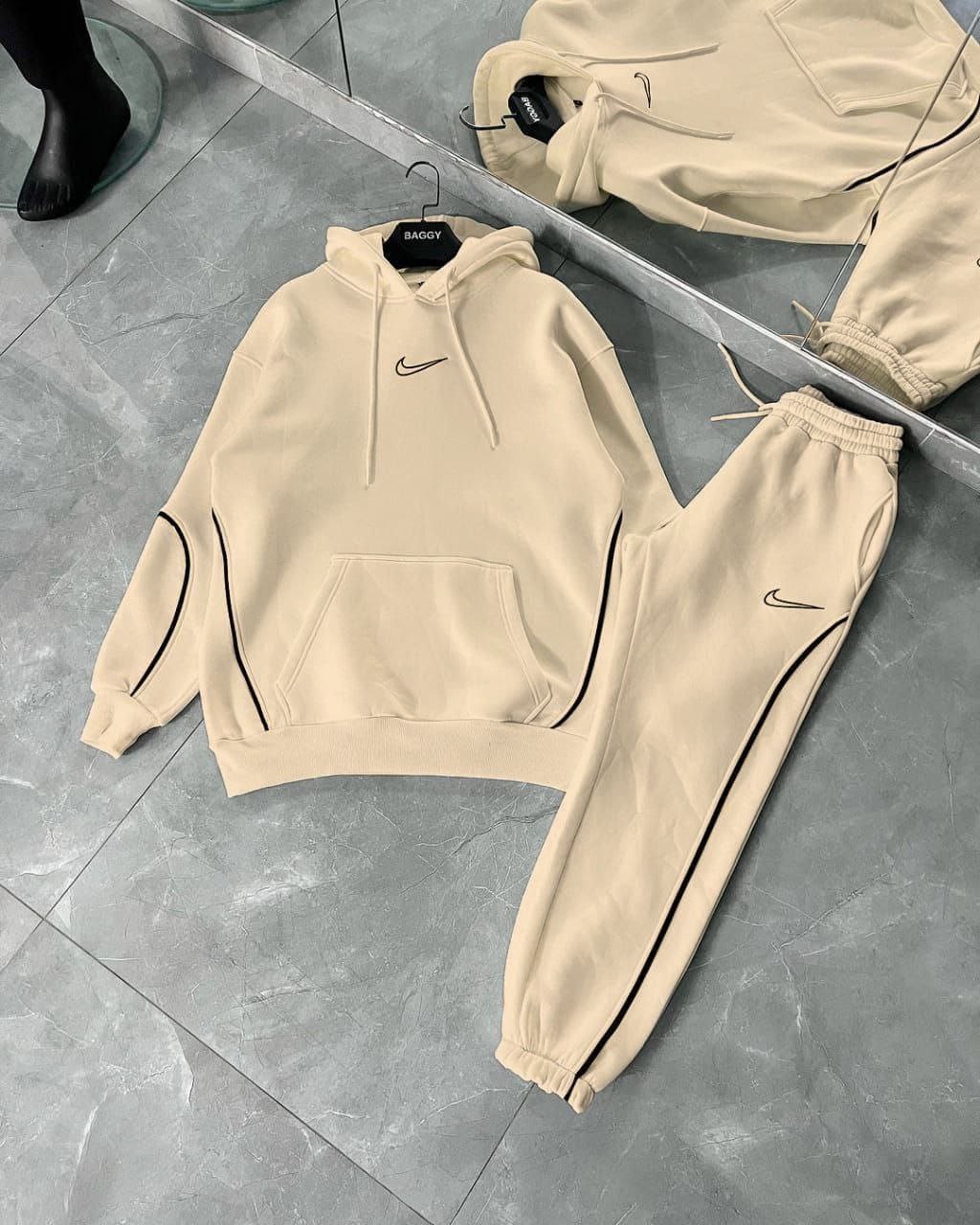 Ensemble Nike