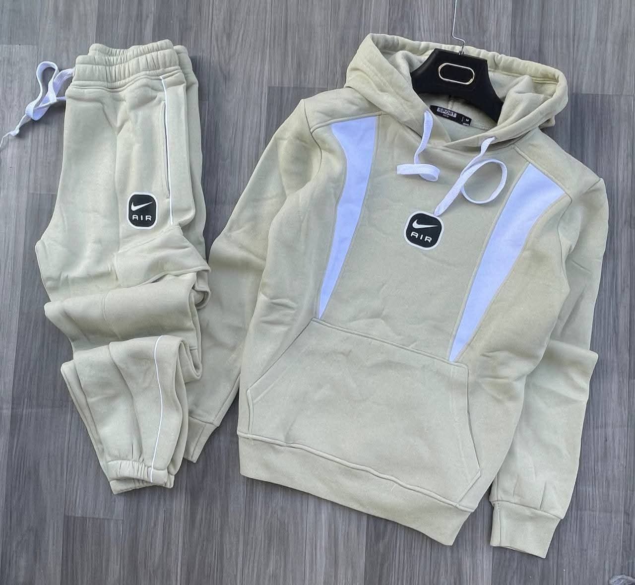 Ensemble Electric Nike