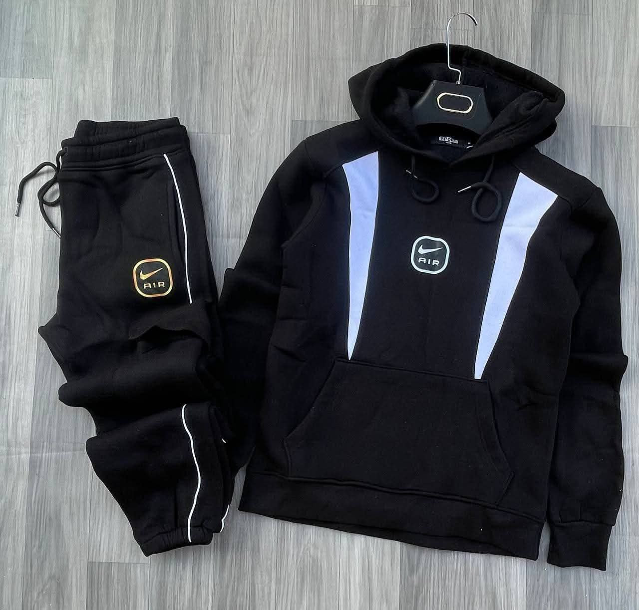 Ensemble Electric Nike