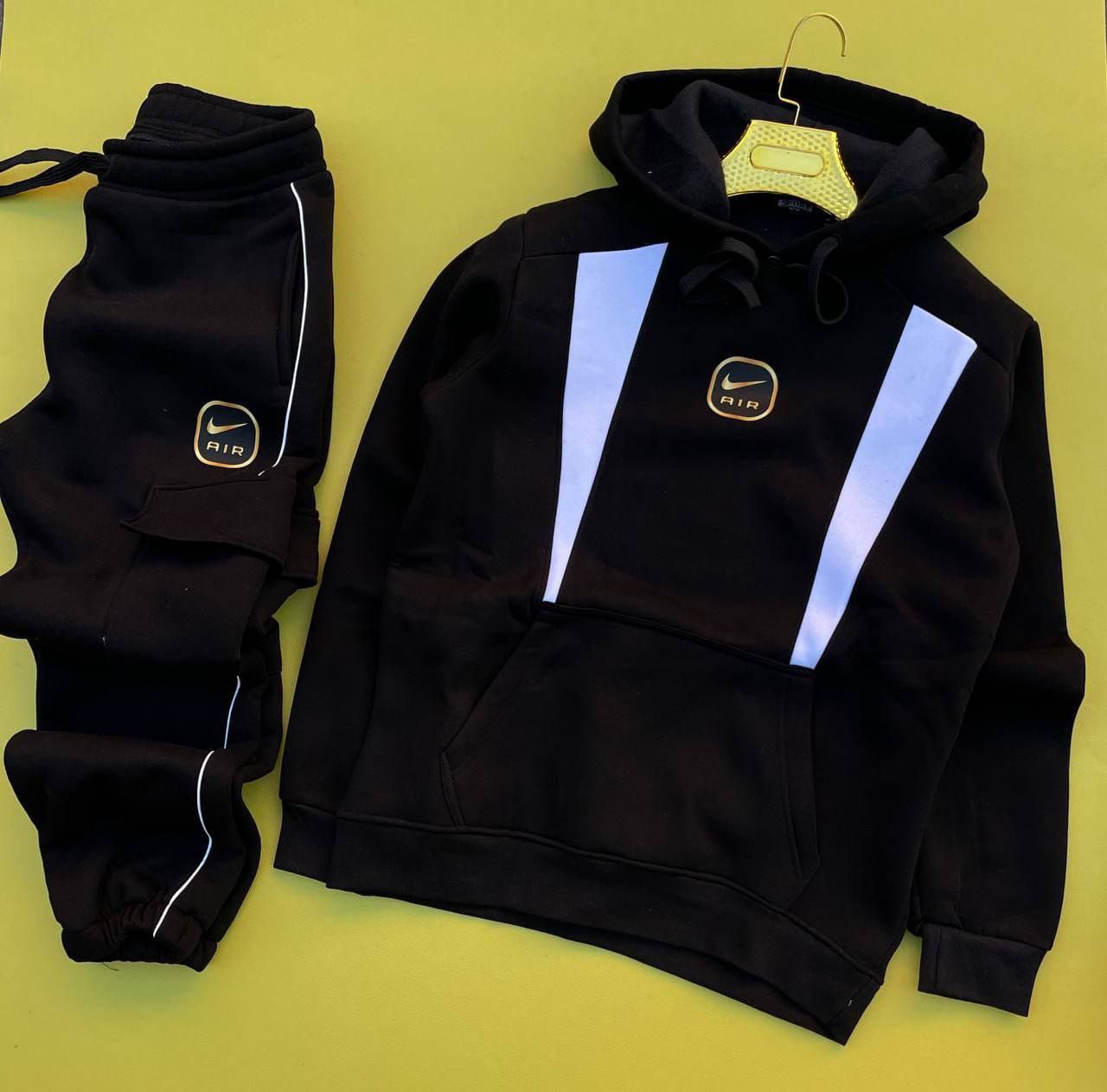 Ensemble Electric Nike